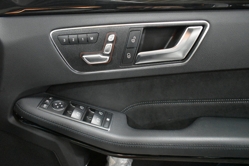 メルセデスベンツ Eクラス メルセデスベンツ Eクラス E250 AVG AMGｽﾎﾟｰﾂ ﾚｰﾀﾞｰｾｰﾌﾃｨP 後期 ﾋｰﾀｰ半革 ﾃﾞｨｽﾄﾛ ﾌﾞﾗｲﾝﾄﾞｽﾎﾟｯﾄ Lｷｰﾌﾟ ｷｰﾚｽGo AMGｴｱﾛ18AW ﾊﾟｰｸﾄﾛ LEDﾍｯﾄﾞ 駐車支援 地ﾃﾞｼﾞﾅﾋﾞ 360ｶﾒﾗ 2年保証