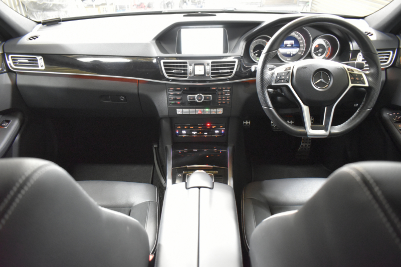 メルセデスベンツ Eクラス メルセデスベンツ Eクラス E250 AVG AMGｽﾎﾟｰﾂ ﾚｰﾀﾞｰｾｰﾌﾃｨP 後期 ﾋｰﾀｰ半革 ﾃﾞｨｽﾄﾛ ﾌﾞﾗｲﾝﾄﾞｽﾎﾟｯﾄ Lｷｰﾌﾟ ｷｰﾚｽGo AMGｴｱﾛ18AW ﾊﾟｰｸﾄﾛ LEDﾍｯﾄﾞ 駐車支援 地ﾃﾞｼﾞﾅﾋﾞ 360ｶﾒﾗ 2年保証