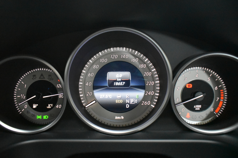 メルセデスベンツ Eクラス メルセデスベンツ Eクラス E250 AVG AMGｽﾎﾟｰﾂ ﾚｰﾀﾞｰｾｰﾌﾃｨP 後期 ﾋｰﾀｰ半革 ﾃﾞｨｽﾄﾛ ﾌﾞﾗｲﾝﾄﾞｽﾎﾟｯﾄ Lｷｰﾌﾟ ｷｰﾚｽGo AMGｴｱﾛ18AW ﾊﾟｰｸﾄﾛ LEDﾍｯﾄﾞ 駐車支援 地ﾃﾞｼﾞﾅﾋﾞ 360ｶﾒﾗ 2年保証