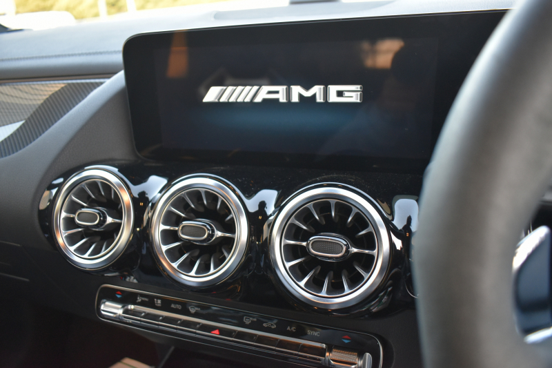 AMG GLA AMG GLA GLA45 S 4ﾏﾁｯｸﾌﾟﾗｽ AMGﾊﾟﾌｫｰﾏﾝｽP AMGｱﾄﾞﾊﾞﾝｽﾄﾞP ﾚｰﾀﾞｰｾｰﾌﾃｨP ﾊﾟﾉﾗﾏｻﾝﾙｰﾌ ﾌﾞﾙﾒS 革 ﾍﾞﾝﾁﾚｰﾀｰ ﾊﾟﾌｫｰﾏﾝｽｴｸﾞｿﾞｰｽﾄ HUD ｱﾄﾞﾊﾞﾝｽﾄﾞｻｳﾝﾄﾞ MBUXﾅﾋﾞTV 360ｶﾒﾗ ﾌｯﾄｹﾞｰﾄ ﾃﾞｨｽﾄﾛ ﾌﾞﾗｲﾝﾄﾞS 2年保証