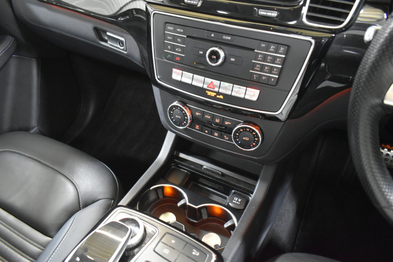 メルセデスベンツ GLE GLE350d 4ﾏﾁｯｸ ｽﾎﾟｰﾂ ﾚｰﾀﾞｰP 全席ﾋｰﾀｰ黒革 ﾊﾟﾉﾗﾏｻﾝﾙｰﾌ ﾊｰﾏﾝｶｰﾄﾞﾝ ﾃﾞｨｽﾄﾛ ﾌﾞﾗｲﾝﾄﾞｽﾎﾟｯﾄ ﾚｰﾝｷｰﾌﾟ AMGｴｱﾛ20AW ｻｲﾄﾞﾗﾝﾆﾝｸﾞﾎﾞｰﾄﾞ地ﾃﾞｼﾞﾅﾋﾞ360ｶﾒﾗ ﾊﾟｰｸﾄﾛ 2年保証