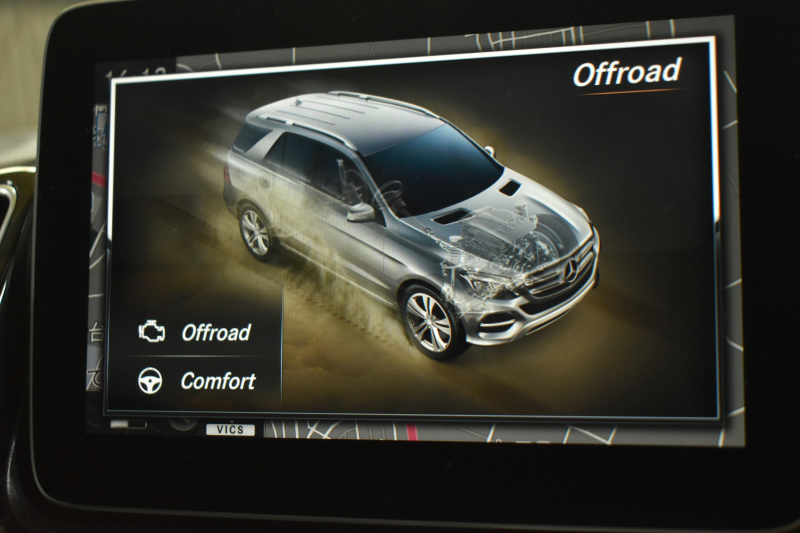 メルセデスベンツ GLE GLE350d 4ﾏﾁｯｸ ｽﾎﾟｰﾂ ﾚｰﾀﾞｰP 全席ﾋｰﾀｰ黒革 ﾊﾟﾉﾗﾏｻﾝﾙｰﾌ ﾊｰﾏﾝｶｰﾄﾞﾝ ﾃﾞｨｽﾄﾛ ﾌﾞﾗｲﾝﾄﾞｽﾎﾟｯﾄ ﾚｰﾝｷｰﾌﾟ AMGｴｱﾛ20AW ｻｲﾄﾞﾗﾝﾆﾝｸﾞﾎﾞｰﾄﾞ地ﾃﾞｼﾞﾅﾋﾞ360ｶﾒﾗ ﾊﾟｰｸﾄﾛ 2年保証