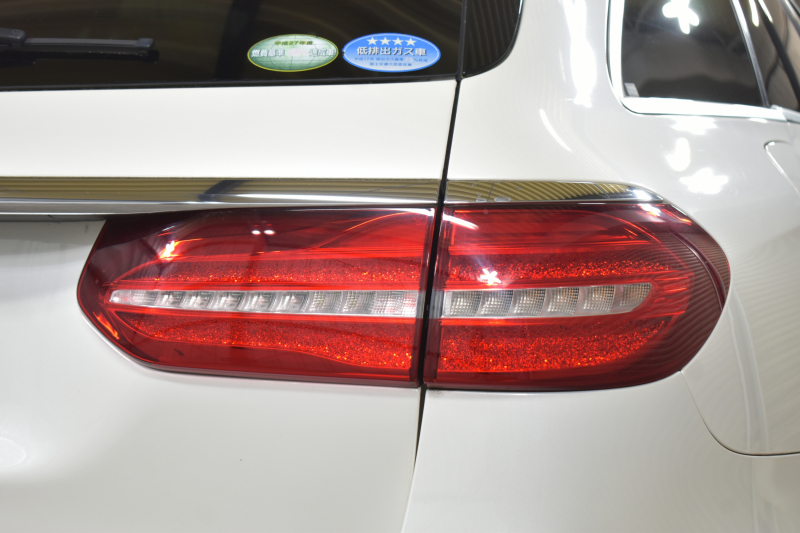 メルセデスベンツ Eクラス E200ﾜｺﾞﾝ AVG AMGﾗｲﾝ ｴｸｽｸﾙｰｼﾌﾞP ﾚｰﾀﾞｰｾｰﾌﾃｨP 革 AMGｴｱﾛ19AW ﾌﾞﾙﾒｽﾀｰS HUD ｴｱﾊﾞﾗﾝｽP ﾅﾋﾞTV 360ｶﾒﾗ ﾌｯﾄｹﾞｰﾄ ﾃﾞｨｽﾄﾛﾆｯｸ ﾌﾞﾗｲﾝﾄﾞS 2年保証