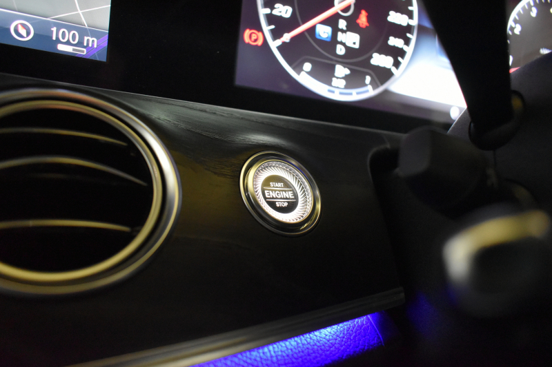 メルセデスベンツ Eクラス E200ﾜｺﾞﾝ AVG AMGﾗｲﾝ ｴｸｽｸﾙｰｼﾌﾞP ﾚｰﾀﾞｰｾｰﾌﾃｨP 革 AMGｴｱﾛ19AW ﾌﾞﾙﾒｽﾀｰS HUD ｴｱﾊﾞﾗﾝｽP ﾅﾋﾞTV 360ｶﾒﾗ ﾌｯﾄｹﾞｰﾄ ﾃﾞｨｽﾄﾛﾆｯｸ ﾌﾞﾗｲﾝﾄﾞS 2年保証