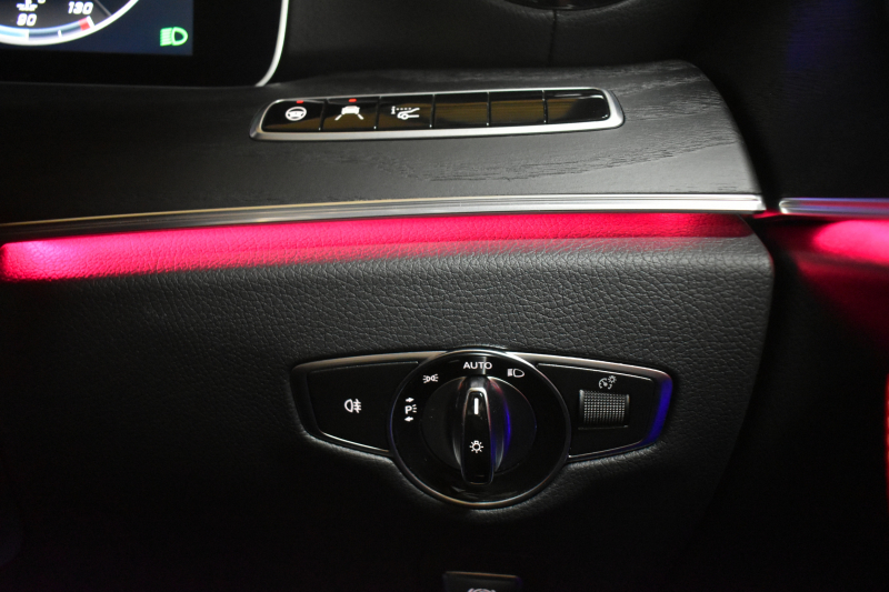 メルセデスベンツ Eクラス E200ｸｰﾍﾟ ｽﾎﾟｰﾂ ﾚｻﾞｰP ﾚｰﾀﾞｰｾｰﾌﾃｨP ﾊﾟﾉﾗﾏｻﾝﾙｰﾌ 革 AMGｴｱﾛ19AW ﾌﾞﾙﾒｽﾀｰS ﾍｯﾄﾞｱｯﾌﾟD ｴｱﾊﾞﾗﾝｽP ﾅﾋﾞTV 360ｶﾒﾗ ﾃﾞｨｽﾄﾛﾆｯｸ ﾌﾞﾗｲﾝﾄﾞｽﾎﾟｯﾄ ﾚｰﾝｷｰﾌﾟ ｷｰﾚｽｺﾞｰ 2年保証