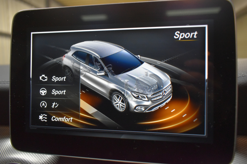 メルセデスベンツ GLA GLA220 4M ﾚｻﾞｰEXC ﾚｰﾀﾞｰSP  後期型 184馬力 4WD  ﾊﾟﾉﾗﾏｻﾝﾙｰﾌ ﾋｰﾀｰ黒革 ﾃﾞｨｽﾄﾛ Bｽﾎﾟｯﾄ 専用18AW&ﾊﾞﾝﾊﾟｰ 駐車支援 ｷｰGO ﾊｰﾏﾝK PTS ﾌｯﾄｹﾞｰﾄ 地ﾃﾞｼﾞBｶﾒﾗ 2年保証