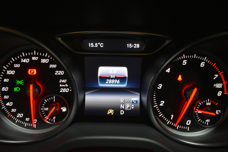 メルセデスベンツ GLA GLA220 4M ﾚｻﾞｰEXC ﾚｰﾀﾞｰSP  後期型 184馬力 4WD  ﾊﾟﾉﾗﾏｻﾝﾙｰﾌ ﾋｰﾀｰ黒革 ﾃﾞｨｽﾄﾛ Bｽﾎﾟｯﾄ 専用18AW&ﾊﾞﾝﾊﾟｰ 駐車支援 ｷｰGO ﾊｰﾏﾝK PTS ﾌｯﾄｹﾞｰﾄ 地ﾃﾞｼﾞBｶﾒﾗ 2年保証