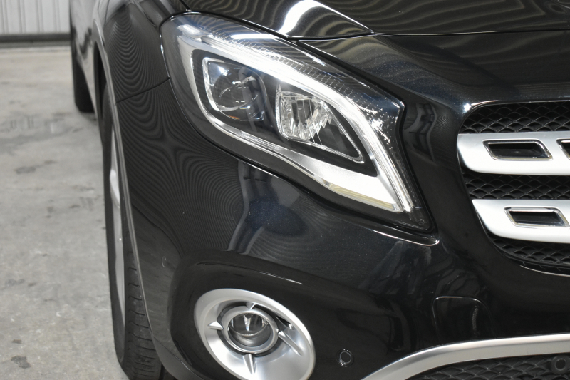 メルセデスベンツ GLA GLA220 4M ﾚｻﾞｰEXC ﾚｰﾀﾞｰSP  後期型 184馬力 4WD  ﾊﾟﾉﾗﾏｻﾝﾙｰﾌ ﾋｰﾀｰ黒革 ﾃﾞｨｽﾄﾛ Bｽﾎﾟｯﾄ 専用18AW&ﾊﾞﾝﾊﾟｰ 駐車支援 ｷｰGO ﾊｰﾏﾝK PTS ﾌｯﾄｹﾞｰﾄ 地ﾃﾞｼﾞBｶﾒﾗ 2年保証