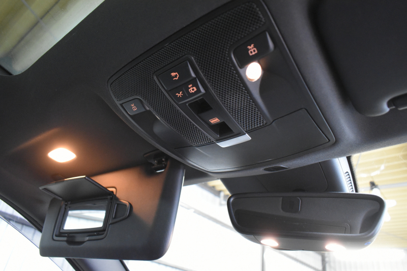 メルセデスベンツ GLA GLA220 4M ﾚｻﾞｰEXC ﾚｰﾀﾞｰSP  後期型 184馬力 4WD  ﾊﾟﾉﾗﾏｻﾝﾙｰﾌ ﾋｰﾀｰ黒革 ﾃﾞｨｽﾄﾛ Bｽﾎﾟｯﾄ 専用18AW&ﾊﾞﾝﾊﾟｰ 駐車支援 ｷｰGO ﾊｰﾏﾝK PTS ﾌｯﾄｹﾞｰﾄ 地ﾃﾞｼﾞBｶﾒﾗ 2年保証