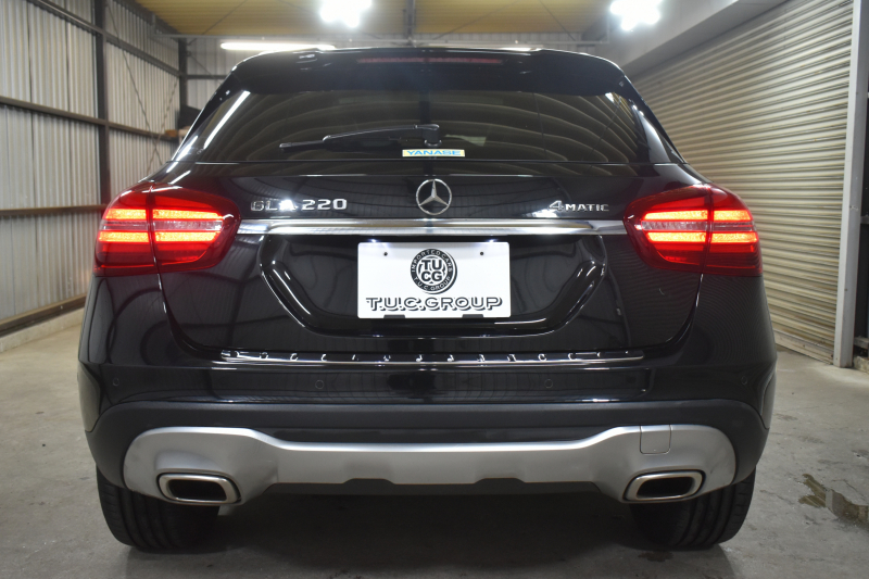 メルセデスベンツ GLA GLA220 4M ﾚｻﾞｰEXC ﾚｰﾀﾞｰSP  後期型 184馬力 4WD  ﾊﾟﾉﾗﾏｻﾝﾙｰﾌ ﾋｰﾀｰ黒革 ﾃﾞｨｽﾄﾛ Bｽﾎﾟｯﾄ 専用18AW&ﾊﾞﾝﾊﾟｰ 駐車支援 ｷｰGO ﾊｰﾏﾝK PTS ﾌｯﾄｹﾞｰﾄ 地ﾃﾞｼﾞBｶﾒﾗ 2年保証