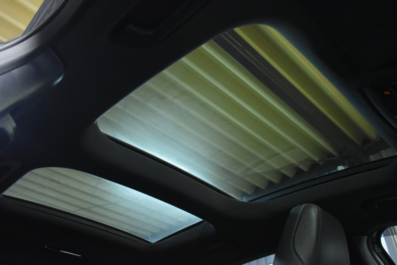 メルセデスベンツ GLA GLA220 4M ﾚｻﾞｰEXC ﾚｰﾀﾞｰSP  後期型 184馬力 4WD  ﾊﾟﾉﾗﾏｻﾝﾙｰﾌ ﾋｰﾀｰ黒革 ﾃﾞｨｽﾄﾛ Bｽﾎﾟｯﾄ 専用18AW&ﾊﾞﾝﾊﾟｰ 駐車支援 ｷｰGO ﾊｰﾏﾝK PTS ﾌｯﾄｹﾞｰﾄ 地ﾃﾞｼﾞBｶﾒﾗ 2年保証