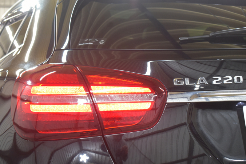 メルセデスベンツ GLA GLA220 4M ﾚｻﾞｰEXC ﾚｰﾀﾞｰSP  後期型 184馬力 4WD  ﾊﾟﾉﾗﾏｻﾝﾙｰﾌ ﾋｰﾀｰ黒革 ﾃﾞｨｽﾄﾛ Bｽﾎﾟｯﾄ 専用18AW&ﾊﾞﾝﾊﾟｰ 駐車支援 ｷｰGO ﾊｰﾏﾝK PTS ﾌｯﾄｹﾞｰﾄ 地ﾃﾞｼﾞBｶﾒﾗ 2年保証