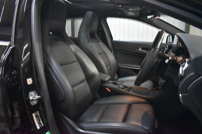 メルセデスベンツ GLA GLA220 4M ﾚｻﾞｰEXC ﾚｰﾀﾞｰSP  後期型 184馬力 4WD  ﾊﾟﾉﾗﾏｻﾝﾙｰﾌ ﾋｰﾀｰ黒革 ﾃﾞｨｽﾄﾛ Bｽﾎﾟｯﾄ 専用18AW&ﾊﾞﾝﾊﾟｰ 駐車支援 ｷｰGO ﾊｰﾏﾝK PTS ﾌｯﾄｹﾞｰﾄ 地ﾃﾞｼﾞBｶﾒﾗ 2年保証