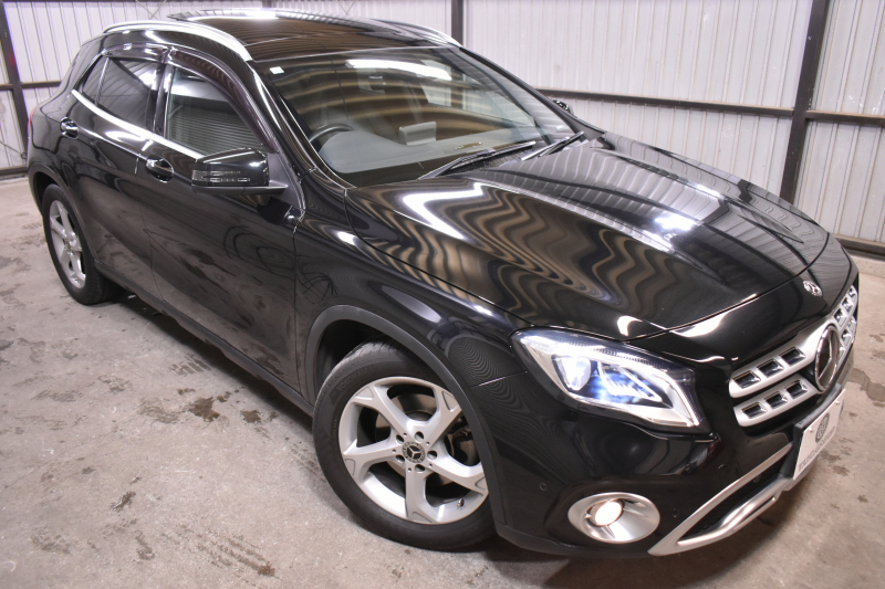 メルセデスベンツ GLA GLA220 4M ﾚｻﾞｰEXC ﾚｰﾀﾞｰSP  後期型 184馬力 4WD  ﾊﾟﾉﾗﾏｻﾝﾙｰﾌ ﾋｰﾀｰ黒革 ﾃﾞｨｽﾄﾛ Bｽﾎﾟｯﾄ 専用18AW&ﾊﾞﾝﾊﾟｰ 駐車支援 ｷｰGO ﾊｰﾏﾝK PTS ﾌｯﾄｹﾞｰﾄ 地ﾃﾞｼﾞBｶﾒﾗ 2年保証