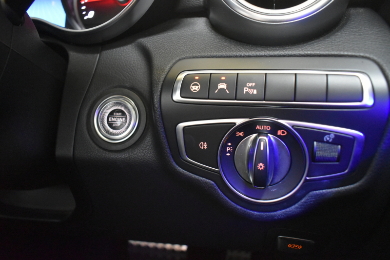 メルセデスベンツ Cクラス C200 AVG AMGﾗｲﾝ ﾚｰﾀﾞｰｾｰﾌﾃｨP 後期型 ﾋｰﾀｰ黒革 ﾃﾞｨｽﾄﾛ BSM Lﾁｪﾝｼﾞ 誤発進 AMGｴｱﾛ18AW ｷｰﾚｽGO ﾊﾟｰｸﾄﾛ LEDﾍｯﾄﾞﾗｲﾄ ﾏﾙﾁｱﾝﾋﾞｴﾝﾄ 地ﾃﾞｼﾞﾅﾋﾞBｶﾒﾗ 2年保証