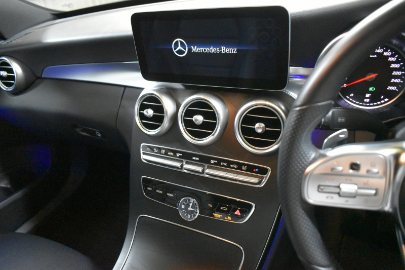 メルセデスベンツ Cクラス C200 AVG AMGﾗｲﾝ ﾚｰﾀﾞｰｾｰﾌﾃｨP 後期型 ﾋｰﾀｰ黒革 ﾃﾞｨｽﾄﾛ BSM Lﾁｪﾝｼﾞ 誤発進 AMGｴｱﾛ18AW ｷｰﾚｽGO ﾊﾟｰｸﾄﾛ LEDﾍｯﾄﾞﾗｲﾄ ﾏﾙﾁｱﾝﾋﾞｴﾝﾄ 地ﾃﾞｼﾞﾅﾋﾞBｶﾒﾗ 2年保証