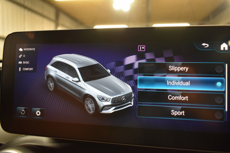 AMG GLC GLC43 4MATIC  ｴｸｽｸﾙｰｼﾌﾞ ﾚｰﾀﾞｰｾｰﾌﾃｨP 後期型 1ｵｰﾅｰ車両 390馬力V6 ﾊﾟﾉﾗﾏｻﾝR MBUXｼｽﾃﾑ ﾋｰﾀｰｸｰﾗｰ革 ﾃﾞｨｽﾄﾛ BSM Lﾁｪﾝｼﾞ AMGｴｱﾛ20AW ｷｰﾚｽGO PTS  HUD  対話式ﾅﾋﾞTV 360ｶﾒ 2年保証
