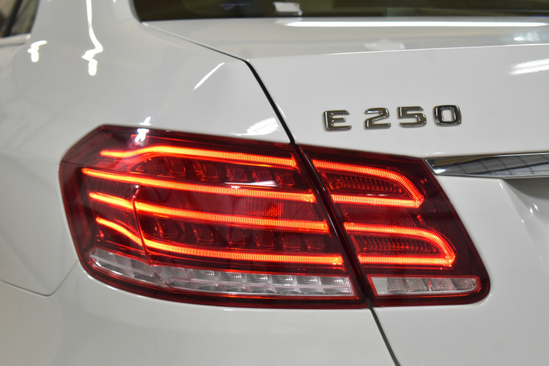 メルセデスベンツ Eクラス メルセデスベンツ Eクラス E250 AVG AMGｽﾎﾟｰﾂ ﾚｰﾀﾞｰｾｰﾌﾃｨP 後期 全席ﾋｰﾀｰ黒革 ﾃﾞｨｽﾄﾛ ﾌﾞﾗｲﾝﾄﾞｽﾎﾟｯﾄ Lｷｰﾌﾟ ｷｰﾚｽGo AMGｴｱﾛ18AW ﾊﾟｰｸﾄﾛ LEDﾍｯﾄﾞ 駐車支援 地ﾃﾞｼﾞﾅﾋﾞ 360ｶﾒﾗ 2年保証