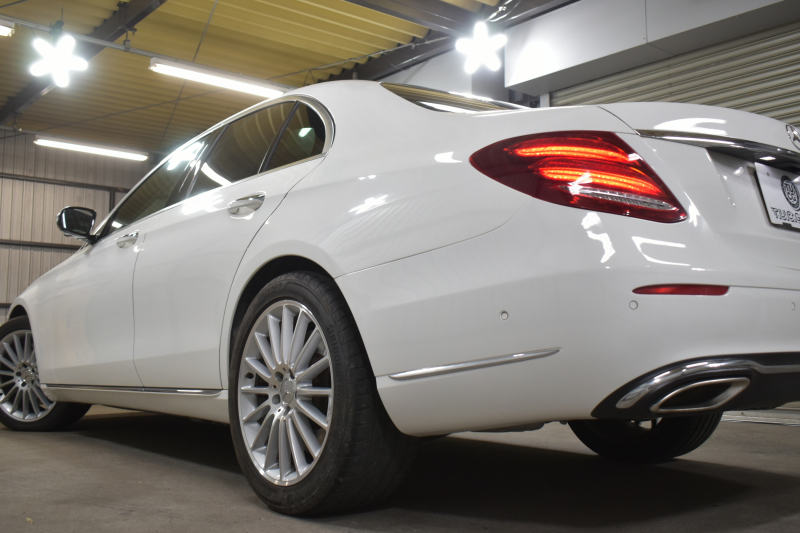 メルセデスベンツ Eクラス E450 4ﾏﾁｯｸ EXCLUSIVE ｴｸｽｸﾙｰｼﾌﾞPKG ﾚｰﾀﾞｰｾｰﾌﾃｨP 367馬力 V6 4WD ﾊﾟﾉﾗﾏｻﾝﾙｰﾌ ﾋｰﾀｰｸｰﾗｰ黒革 ﾃﾞｨｽﾄﾛ BSM Lﾁｪﾝｼﾞ 専用18AW ｷｰﾚｽGO PTS ﾌｯﾄﾄﾗﾝｸ ﾌﾞﾙﾒｽﾀｰS 地ﾃﾞｼﾞﾅﾋﾞ 360ｶﾒﾗ 2年保証