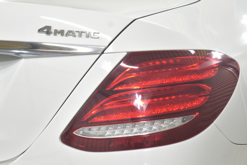 メルセデスベンツ Eクラス E450 4ﾏﾁｯｸ EXCLUSIVE ｴｸｽｸﾙｰｼﾌﾞPKG ﾚｰﾀﾞｰｾｰﾌﾃｨP 367馬力 V6 4WD ﾊﾟﾉﾗﾏｻﾝﾙｰﾌ ﾋｰﾀｰｸｰﾗｰ黒革 ﾃﾞｨｽﾄﾛ BSM Lﾁｪﾝｼﾞ 専用18AW ｷｰﾚｽGO PTS ﾌｯﾄﾄﾗﾝｸ ﾌﾞﾙﾒｽﾀｰS 地ﾃﾞｼﾞﾅﾋﾞ 360ｶﾒﾗ 2年保証