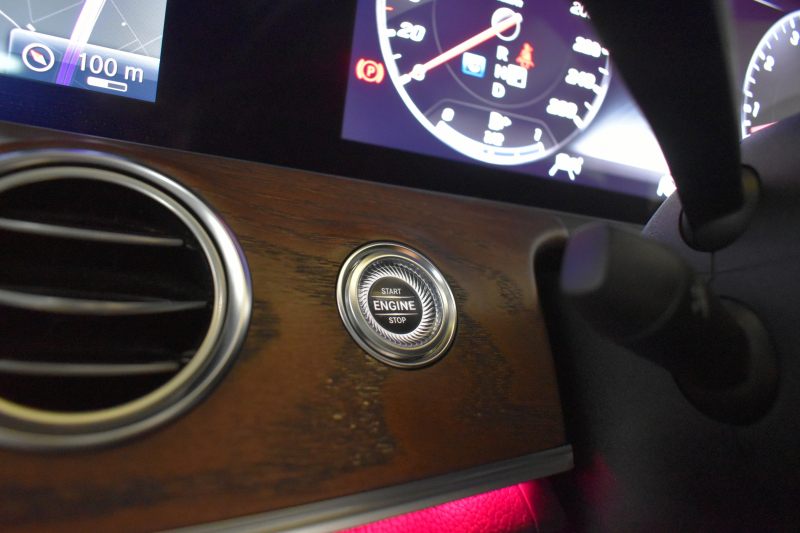 メルセデスベンツ Eクラス E450 4ﾏﾁｯｸ EXCLUSIVE ｴｸｽｸﾙｰｼﾌﾞPKG ﾚｰﾀﾞｰｾｰﾌﾃｨP 367馬力 V6 4WD ﾊﾟﾉﾗﾏｻﾝﾙｰﾌ ﾋｰﾀｰｸｰﾗｰ黒革 ﾃﾞｨｽﾄﾛ BSM Lﾁｪﾝｼﾞ 専用18AW ｷｰﾚｽGO PTS ﾌｯﾄﾄﾗﾝｸ ﾌﾞﾙﾒｽﾀｰS 地ﾃﾞｼﾞﾅﾋﾞ 360ｶﾒﾗ 2年保証