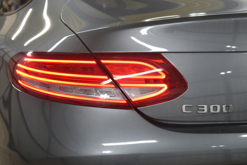 メルセデスベンツ Cクラス C300ｸｰﾍﾟ ｽﾎﾟｰﾂ ﾚｰﾀﾞｰSP（受注生産) ﾋｰﾀｰ赤本革 ﾍｯﾄﾞｱｯﾌﾟﾃﾞｨｽﾌﾟﾚｲ ﾃﾞｨｽﾄﾛ ﾌﾞﾗｲﾝﾄﾞS Lｷｰﾌﾟ AMGｴｱﾛ19AW ｷｰﾚｽGo PTS LEDﾍｯﾄﾞﾗｲﾄ 地ﾃﾞｼﾞBｶﾒﾗ 2年保証