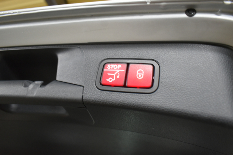 メルセデスベンツ Cクラス C200ﾜｺﾞﾝ ﾛｰﾚｳｽED AMGﾗｲﾝ ﾚｻﾞｰｴｸｽｸﾙｰｼﾌﾞP ﾚｰﾀﾞｰｾｰﾌﾃｨP 後期 革 ﾌﾞﾙﾒｽﾀｰ ﾍｯﾄﾞｱｯﾌﾟD 液晶ﾒｰﾀｰ ﾌｯﾄｹﾞｰﾄ AMGｴｱﾛ18AW ｴｱｻｽ ﾃﾞｨｽﾄﾛﾆｯｸ ﾌﾞﾗｲﾝﾄﾞｽﾎﾟｯﾄ ﾚｰﾝｷｰﾌﾟ ﾅﾋﾞTV ﾊﾞｯｸｶﾒﾗ ｷｰﾚｽｺﾞｰ 2年保証