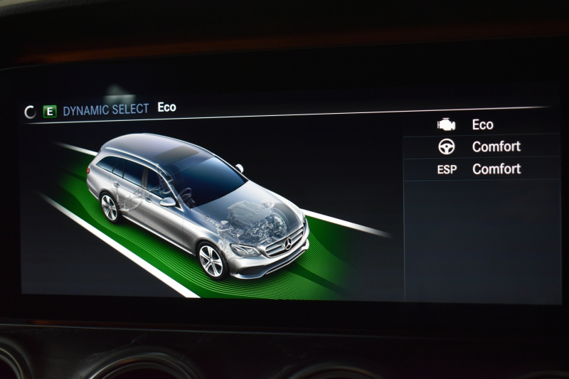 メルセデスベンツ Eクラス E200 4ﾏﾁｯｸ ﾜｺﾞﾝ AVG AMGﾗｲﾝ ﾚｰﾀﾞｰｾｰﾌﾃｨP BSG搭載 ﾊﾟﾉﾗﾏｻﾝﾙｰﾌ ﾋｰﾀｰ黒革 ﾃﾞｨｽﾄﾛﾆｯｸ ﾌﾞﾗｲﾝﾄﾞｽﾎﾟｯﾄ ﾚｰﾝﾁｪﾝｼﾞ  AMGｴｱﾛ19AW ｷｰﾚｽGO PTS ﾌｯﾄｹﾞｰﾄ 地ﾃﾞｼﾞﾅﾋﾞ 360ｶﾒﾗ 2年保証