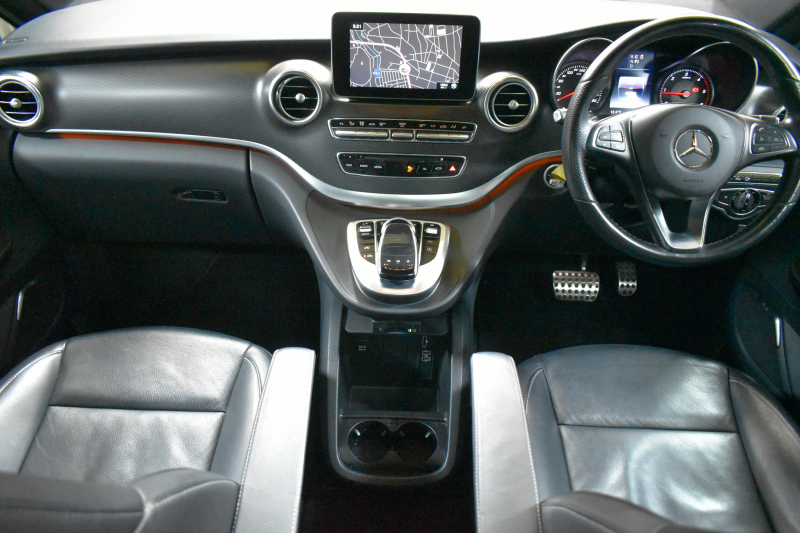 メルセデスベンツ Vクラス V220d ｽﾎﾟｰﾂ ﾛﾝｸﾞ AMGﾗｲﾝ ﾚｰﾀﾞｰP  ﾊﾟﾉﾗﾏｻﾝﾙｰﾌ  ﾌﾞﾙﾒｽﾀｰS ﾋｰﾀｰ黒革 ﾃﾞｨｽﾄﾛ BSM Lｷｰﾌﾟ AMGｴｱﾛ19AW 両側電動ｽﾗｲﾄﾞ 電動Rｹﾞｰﾄ 地ﾃﾞｼﾞ360ｶﾒﾗ 2年保証