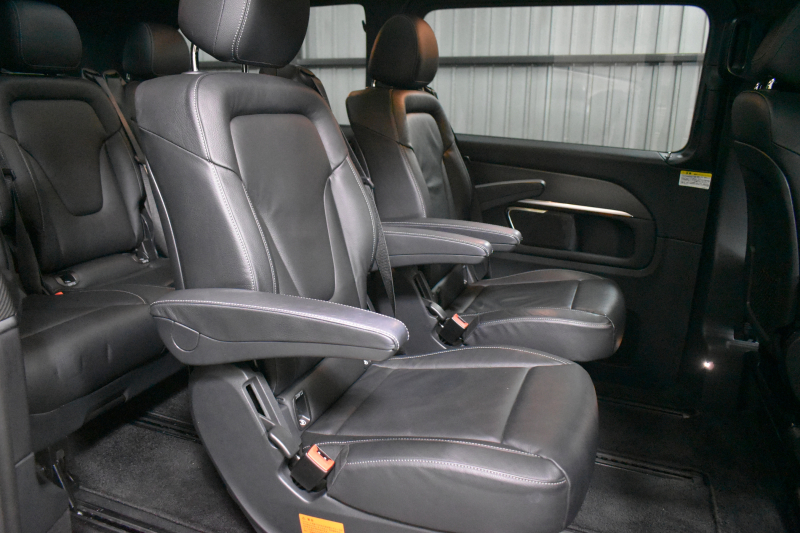 メルセデスベンツ Vクラス V220d ｽﾎﾟｰﾂ ﾛﾝｸﾞ AMGﾗｲﾝ ﾚｰﾀﾞｰP  ﾊﾟﾉﾗﾏｻﾝﾙｰﾌ  ﾌﾞﾙﾒｽﾀｰS ﾋｰﾀｰ黒革 ﾃﾞｨｽﾄﾛ BSM Lｷｰﾌﾟ AMGｴｱﾛ19AW 両側電動ｽﾗｲﾄﾞ 電動Rｹﾞｰﾄ 地ﾃﾞｼﾞ360ｶﾒﾗ 2年保証