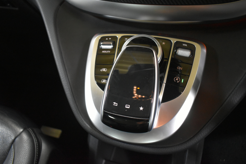 メルセデスベンツ Vクラス V220d ｽﾎﾟｰﾂ ﾛﾝｸﾞ AMGﾗｲﾝ ﾚｰﾀﾞｰP  ﾊﾟﾉﾗﾏｻﾝﾙｰﾌ  ﾌﾞﾙﾒｽﾀｰS ﾋｰﾀｰ黒革 ﾃﾞｨｽﾄﾛ BSM Lｷｰﾌﾟ AMGｴｱﾛ19AW 両側電動ｽﾗｲﾄﾞ 電動Rｹﾞｰﾄ 地ﾃﾞｼﾞ360ｶﾒﾗ 2年保証
