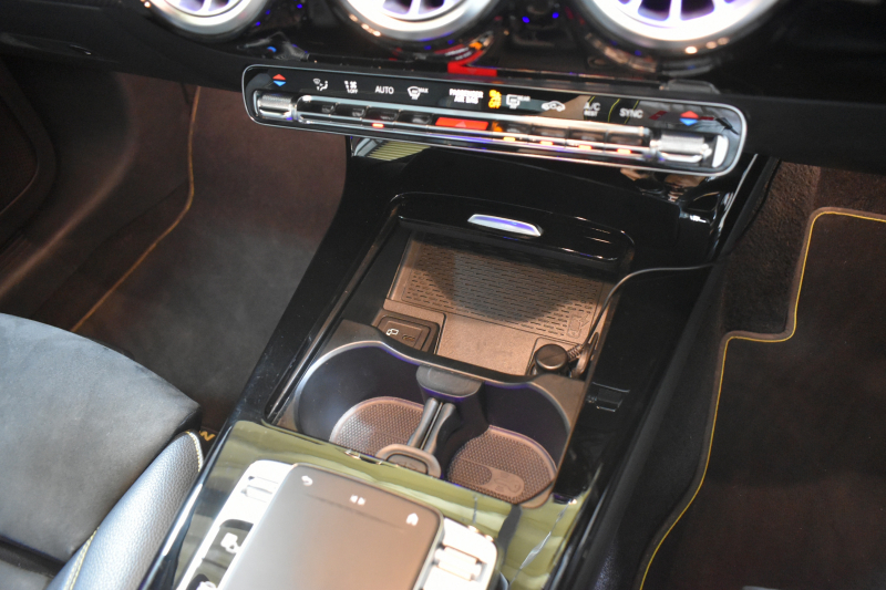 メルセデスベンツ Aクラス A180 Edition1 AMGﾗｲﾝ ﾅｲﾄP ｱﾄﾞﾊﾞﾝｽﾄﾞP ﾅﾋﾞｹﾞｰｼｮﾝP ﾚｰﾀﾞｰｾｰﾌﾃｨP 限定150台 専用ｸﾞﾘｰﾝｱｸｾﾝﾄ AMGｴｱﾛ19AW MBUXﾅﾋﾞTV 360ｶﾒﾗ HUD ｱﾄﾞﾊﾞﾝｽﾄﾞｻｳﾝﾄﾞ ﾜｲﾔﾚｽﾁｬｰｼﾞ ﾃﾞｨｽﾄﾛ ﾌﾞﾗｲﾝﾄﾞS 2年保証