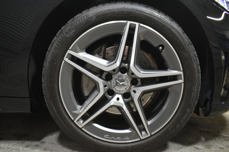メルセデスベンツ Cクラス C200 4MATIC AVG AMGﾗｲﾝ  ﾚｰﾀﾞｰｾｰﾌﾃｨP 1ｵｰﾅｰ 後期 4WD ﾋｰﾀｰ革  AMGｴｱﾛ18AW ﾃﾞｨｽﾄﾛ ﾌﾞﾗｲﾝﾄﾞS ﾚｰﾝｷｰﾌﾟ PTS ﾅﾋﾞTV Bｶﾒﾗ ｷｰﾚｽｺﾞｰ ｱﾝﾋﾞｴﾝﾄﾗｲﾄ LEDﾗｲﾄ 2年保証