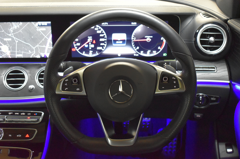 メルセデスベンツ Eクラス E220d AVG ｽﾎﾟｰﾂ ﾚｻﾞｰｴｸｽｸﾙｰｼﾌﾞ ﾚｰﾀﾞｰｾｰﾌﾃｨP 中期型 ﾃﾞｨｰｾﾞﾙ燃費21.0 ﾊﾟﾉﾗﾏｻﾝﾙｰﾌ 全席ﾋｰﾀｰ黒革 ﾌﾞﾙﾒｽﾀｰ HUD ﾃﾞｨｽﾄﾛ BSM Lﾁｪﾝｼﾞ AMGｴｱﾛ19AW ｷｰﾚｽGO ﾊﾟｰｸﾄﾛ 電動ﾄﾗﾝｸ 地ﾃﾞｼﾞﾅﾋﾞ 360ｶﾒﾗ 2年保証