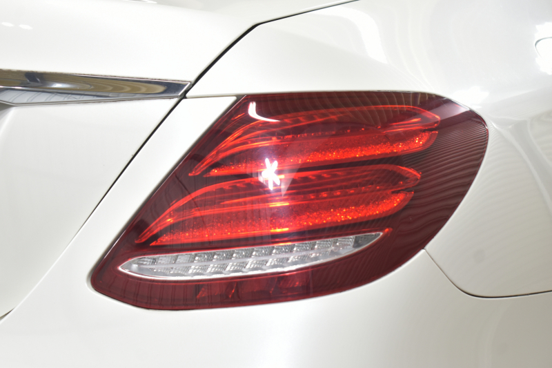 メルセデスベンツ Eクラス E220d AVG ｽﾎﾟｰﾂ ﾚｻﾞｰｴｸｽｸﾙｰｼﾌﾞ ﾚｰﾀﾞｰｾｰﾌﾃｨP 中期型 ﾃﾞｨｰｾﾞﾙ燃費21.0 ﾊﾟﾉﾗﾏｻﾝﾙｰﾌ 全席ﾋｰﾀｰ黒革 ﾌﾞﾙﾒｽﾀｰ HUD ﾃﾞｨｽﾄﾛ BSM Lﾁｪﾝｼﾞ AMGｴｱﾛ19AW ｷｰﾚｽGO ﾊﾟｰｸﾄﾛ 電動ﾄﾗﾝｸ 地ﾃﾞｼﾞﾅﾋﾞ 360ｶﾒﾗ 2年保証