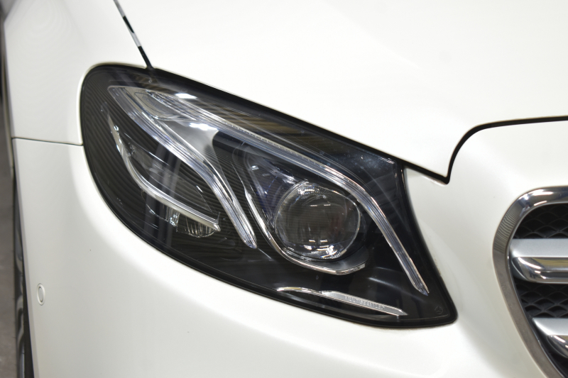 メルセデスベンツ Eクラス E220d AVG ｽﾎﾟｰﾂ ﾚｻﾞｰｴｸｽｸﾙｰｼﾌﾞ ﾚｰﾀﾞｰｾｰﾌﾃｨP 中期型 ﾃﾞｨｰｾﾞﾙ燃費21.0 ﾊﾟﾉﾗﾏｻﾝﾙｰﾌ 全席ﾋｰﾀｰ黒革 ﾌﾞﾙﾒｽﾀｰ HUD ﾃﾞｨｽﾄﾛ BSM Lﾁｪﾝｼﾞ AMGｴｱﾛ19AW ｷｰﾚｽGO ﾊﾟｰｸﾄﾛ 電動ﾄﾗﾝｸ 地ﾃﾞｼﾞﾅﾋﾞ 360ｶﾒﾗ 2年保証
