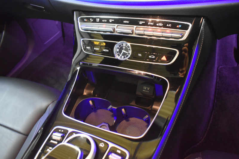メルセデスベンツ Eクラス E220d AVG ｽﾎﾟｰﾂ ﾚｻﾞｰｴｸｽｸﾙｰｼﾌﾞ ﾚｰﾀﾞｰｾｰﾌﾃｨP 中期型 ﾃﾞｨｰｾﾞﾙ燃費21.0 ﾊﾟﾉﾗﾏｻﾝﾙｰﾌ 全席ﾋｰﾀｰ黒革 ﾌﾞﾙﾒｽﾀｰ HUD ﾃﾞｨｽﾄﾛ BSM Lﾁｪﾝｼﾞ AMGｴｱﾛ19AW ｷｰﾚｽGO ﾊﾟｰｸﾄﾛ 電動ﾄﾗﾝｸ 地ﾃﾞｼﾞﾅﾋﾞ 360ｶﾒﾗ 2年保証