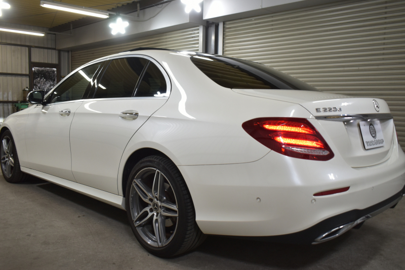 メルセデスベンツ Eクラス E220d AVG ｽﾎﾟｰﾂ ﾚｻﾞｰｴｸｽｸﾙｰｼﾌﾞ ﾚｰﾀﾞｰｾｰﾌﾃｨP 中期型 ﾃﾞｨｰｾﾞﾙ燃費21.0 ﾊﾟﾉﾗﾏｻﾝﾙｰﾌ 全席ﾋｰﾀｰ黒革 ﾌﾞﾙﾒｽﾀｰ HUD ﾃﾞｨｽﾄﾛ BSM Lﾁｪﾝｼﾞ AMGｴｱﾛ19AW ｷｰﾚｽGO ﾊﾟｰｸﾄﾛ 電動ﾄﾗﾝｸ 地ﾃﾞｼﾞﾅﾋﾞ 360ｶﾒﾗ 2年保証