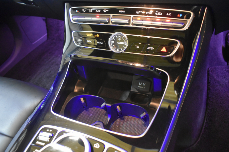 メルセデスベンツ Eクラス E200 AVGｽﾎﾟｰﾂ ﾚｻﾞｰｴｸｽｸﾙｰｼﾌﾞ ﾚｰﾀﾞｰｾｰﾌﾃｨP ﾊﾟﾉﾗﾏｻﾝﾙｰﾌ ﾋｰﾀｰ革 ﾌﾞﾙﾒｽﾀｰｻｳﾝﾄﾞ ｴｱﾊﾞﾗﾝｽP AMGｴｱﾛ19AW ﾃﾞｨｽﾄﾛﾆｯｸ ﾌﾞﾗｲﾝﾄﾞｽﾎﾟｯﾄ ﾚｰﾝｷｰﾌﾟ ﾅﾋﾞTV 360ｶﾒﾗ ｷｰﾚｽｺﾞｰ 2年保証