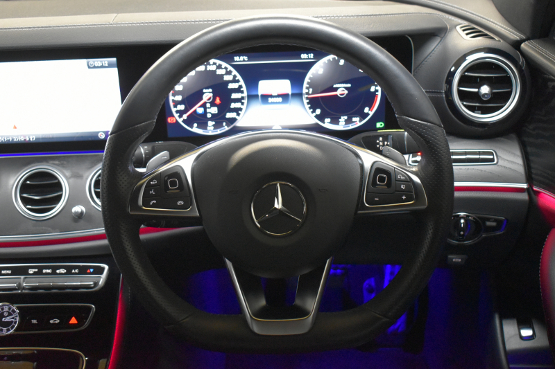 メルセデスベンツ Eクラス E220d AVG ｽﾎﾟｰﾂ ﾚｻﾞｰﾊﾟｯｹｰｼﾞ ﾚｰﾀﾞｰｾｰﾌﾃｨP ﾃﾞｨｰｾﾞﾙ燃費21.0km  全席ﾋｰﾀｰ黒革 ﾌﾞﾙﾒｽﾀｰ HUD ﾃﾞｨｽﾄﾛ BSM Lﾁｪﾝｼﾞ AMGｴｱﾛ19AW ｷｰﾚｽGO ﾊﾟｰｸﾄﾛ 電動ﾄﾗﾝｸ 地ﾃﾞｼﾞﾅﾋﾞ 360ｶﾒﾗ 2年保証