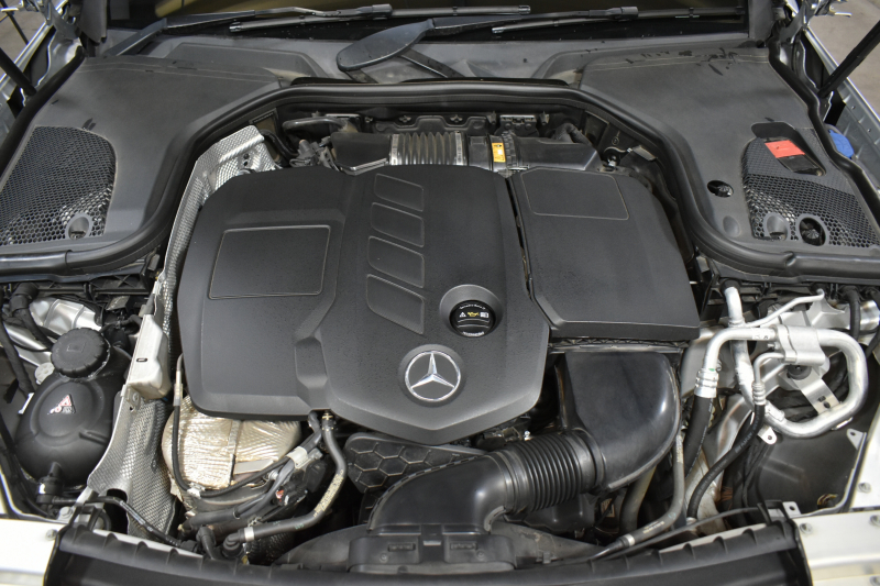メルセデスベンツ Eクラス E220d AVG ｽﾎﾟｰﾂ ﾚｻﾞｰﾊﾟｯｹｰｼﾞ ﾚｰﾀﾞｰｾｰﾌﾃｨP ﾃﾞｨｰｾﾞﾙ燃費21.0km  全席ﾋｰﾀｰ黒革 ﾌﾞﾙﾒｽﾀｰ HUD ﾃﾞｨｽﾄﾛ BSM Lﾁｪﾝｼﾞ AMGｴｱﾛ19AW ｷｰﾚｽGO ﾊﾟｰｸﾄﾛ 電動ﾄﾗﾝｸ 地ﾃﾞｼﾞﾅﾋﾞ 360ｶﾒﾗ 2年保証