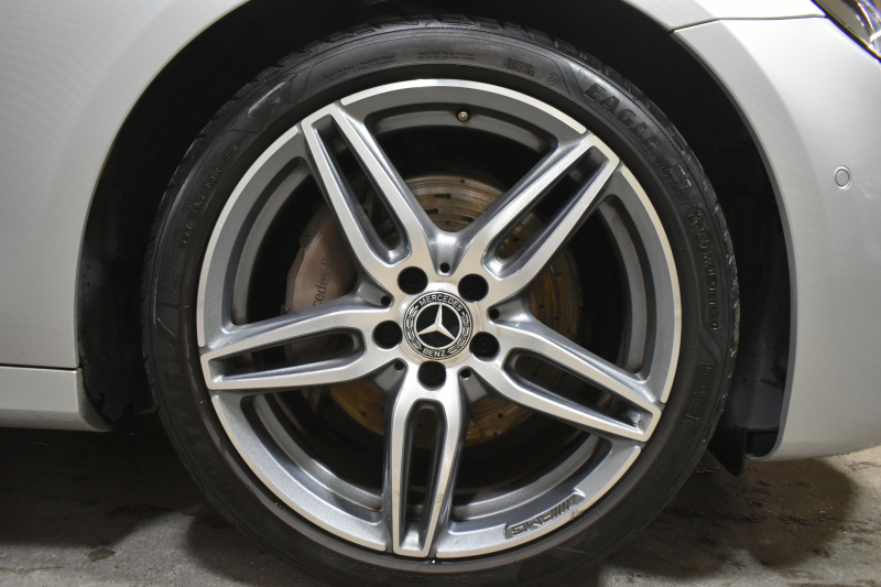 メルセデスベンツ Eクラス E220d AVG ｽﾎﾟｰﾂ ﾚｻﾞｰﾊﾟｯｹｰｼﾞ ﾚｰﾀﾞｰｾｰﾌﾃｨP ﾃﾞｨｰｾﾞﾙ燃費21.0km  全席ﾋｰﾀｰ黒革 ﾌﾞﾙﾒｽﾀｰ HUD ﾃﾞｨｽﾄﾛ BSM Lﾁｪﾝｼﾞ AMGｴｱﾛ19AW ｷｰﾚｽGO ﾊﾟｰｸﾄﾛ 電動ﾄﾗﾝｸ 地ﾃﾞｼﾞﾅﾋﾞ 360ｶﾒﾗ 2年保証