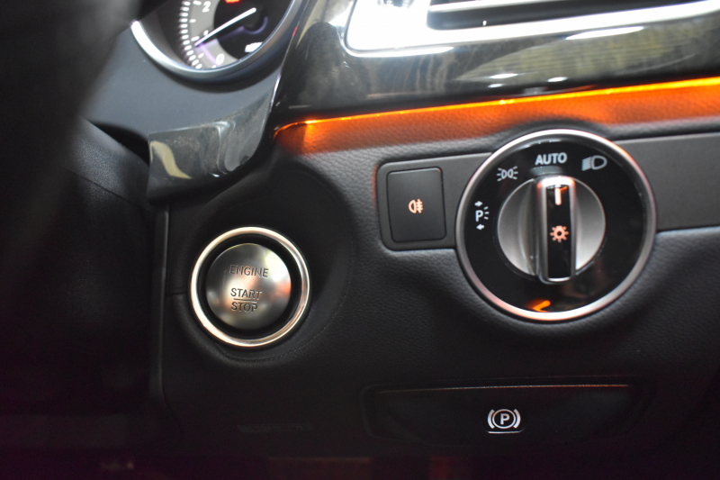 メルセデスベンツ CLS CLS350 ｼｭｰﾃﾝｸﾞﾌﾞﾚｰｸ AMGｽﾎﾟｰﾂ ﾚｰﾀﾞｰSP 1ｵｰﾅｰ 306馬力 全席ﾋｰﾀｰ黒革 ｻﾝﾙｰﾌ ﾃﾞｨｽﾄﾛ Bｽﾎﾟｯﾄ AMGｴｱﾛ19AW ｷｰGO 電動ｹﾞｰﾄ PTS 地ﾃﾞｼﾞBｶﾒﾗ 2年保証