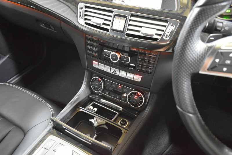 メルセデスベンツ CLS CLS350 ｼｭｰﾃﾝｸﾞﾌﾞﾚｰｸ AMGｽﾎﾟｰﾂ ﾚｰﾀﾞｰSP 1ｵｰﾅｰ 306馬力 全席ﾋｰﾀｰ黒革 ｻﾝﾙｰﾌ ﾃﾞｨｽﾄﾛ Bｽﾎﾟｯﾄ AMGｴｱﾛ19AW ｷｰGO 電動ｹﾞｰﾄ PTS 地ﾃﾞｼﾞBｶﾒﾗ 2年保証