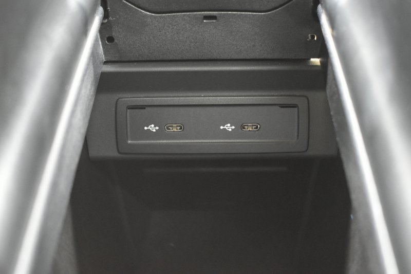 メルセデスベンツ GLB GLB35 4MATIC AMGﾊﾟﾌｫｰﾏﾝｽP AMGｱﾄﾞﾊﾞﾝｽﾄﾞP ﾅﾋﾞｹﾞｰｼｮﾝP ﾚｰﾀﾞｰｾｰﾌﾃｨP ﾊﾟﾉﾗﾏｻﾝﾙｰﾌ 革 ﾍｯﾄﾞｱｯﾌﾟD MBUXﾅﾋﾞTV ﾃﾞｨｽﾄﾛﾆｯｸ ﾌﾞﾗｲﾝﾄﾞS ｴｱﾛ19AW 360ｶﾒﾗ ｵｰﾄﾃｰﾙｹﾞｰﾄ ｷｰﾚｽｺﾞｰ 2年保証