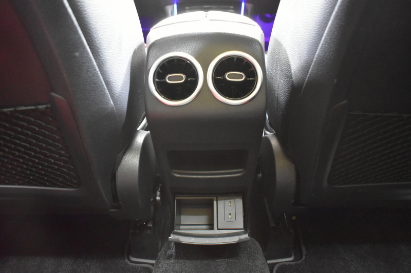 メルセデスベンツ GLB GLB35 4MATIC AMGﾊﾟﾌｫｰﾏﾝｽP AMGｱﾄﾞﾊﾞﾝｽﾄﾞP ﾅﾋﾞｹﾞｰｼｮﾝP ﾚｰﾀﾞｰｾｰﾌﾃｨP ﾊﾟﾉﾗﾏｻﾝﾙｰﾌ 革 ﾍｯﾄﾞｱｯﾌﾟD MBUXﾅﾋﾞTV ﾃﾞｨｽﾄﾛﾆｯｸ ﾌﾞﾗｲﾝﾄﾞS ｴｱﾛ19AW 360ｶﾒﾗ ｵｰﾄﾃｰﾙｹﾞｰﾄ ｷｰﾚｽｺﾞｰ 2年保証
