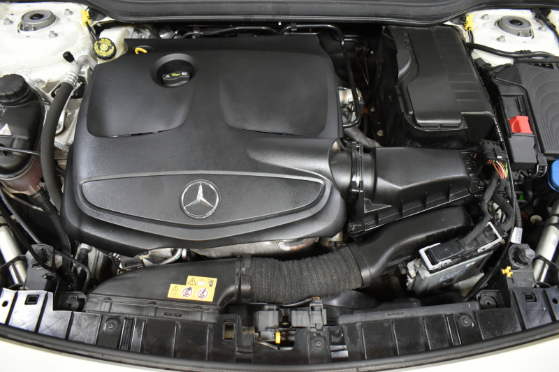 メルセデスベンツ GLA GLA220 4M ﾚｻﾞｰｴｸｽｸﾙｰｼﾌﾞﾌﾟﾚﾐｱﾑP  ﾚｰﾀﾞｰｾｰﾌﾃｨP 後期型 184馬力 4WD ﾊﾟﾉﾗﾏｻﾝﾙｰﾌ ﾋｰﾀｰ黒革 ﾃﾞｨｽﾄﾛ ﾌﾞﾗｲﾝﾄﾞｽﾎﾟｯﾄ 専用18AW&ﾊﾞﾝﾊﾟｰ 駐車支援 ｷｰGO ﾊｰﾏﾝｶｰﾄﾞﾝ PTS ﾌｯﾄｹﾞｰﾄ 地ﾃﾞｼﾞBｶﾒﾗ 2年保証