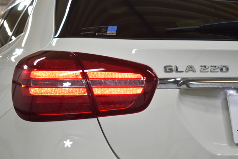 メルセデスベンツ GLA GLA220 4M ﾚｻﾞｰｴｸｽｸﾙｰｼﾌﾞﾌﾟﾚﾐｱﾑP  ﾚｰﾀﾞｰｾｰﾌﾃｨP 後期型 184馬力 4WD ﾊﾟﾉﾗﾏｻﾝﾙｰﾌ ﾋｰﾀｰ黒革 ﾃﾞｨｽﾄﾛ ﾌﾞﾗｲﾝﾄﾞｽﾎﾟｯﾄ 専用18AW&ﾊﾞﾝﾊﾟｰ 駐車支援 ｷｰGO ﾊｰﾏﾝｶｰﾄﾞﾝ PTS ﾌｯﾄｹﾞｰﾄ 地ﾃﾞｼﾞBｶﾒﾗ 2年保証