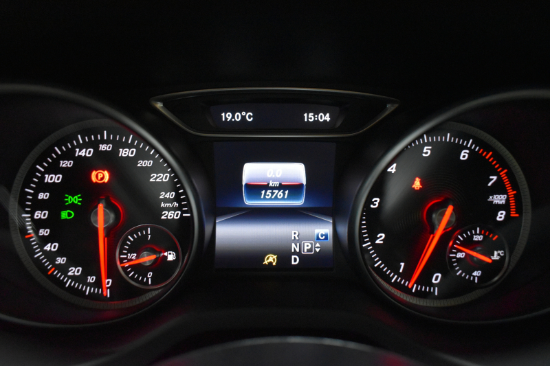 メルセデスベンツ GLA GLA220 4M ﾚｻﾞｰｴｸｽｸﾙｰｼﾌﾞﾌﾟﾚﾐｱﾑP  ﾚｰﾀﾞｰｾｰﾌﾃｨP 後期型 184馬力 4WD ﾊﾟﾉﾗﾏｻﾝﾙｰﾌ ﾋｰﾀｰ黒革 ﾃﾞｨｽﾄﾛ ﾌﾞﾗｲﾝﾄﾞｽﾎﾟｯﾄ 専用18AW&ﾊﾞﾝﾊﾟｰ 駐車支援 ｷｰGO ﾊｰﾏﾝｶｰﾄﾞﾝ PTS ﾌｯﾄｹﾞｰﾄ 地ﾃﾞｼﾞBｶﾒﾗ 2年保証