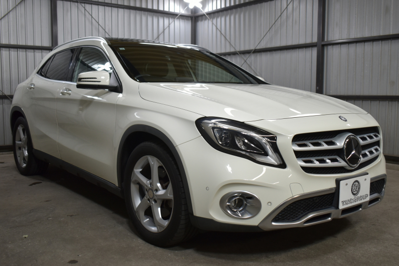 メルセデスベンツ GLA GLA220 4M ﾚｻﾞｰｴｸｽｸﾙｰｼﾌﾞﾌﾟﾚﾐｱﾑP  ﾚｰﾀﾞｰｾｰﾌﾃｨP 後期型 184馬力 4WD ﾊﾟﾉﾗﾏｻﾝﾙｰﾌ ﾋｰﾀｰ黒革 ﾃﾞｨｽﾄﾛ ﾌﾞﾗｲﾝﾄﾞｽﾎﾟｯﾄ 専用18AW&ﾊﾞﾝﾊﾟｰ 駐車支援 ｷｰGO ﾊｰﾏﾝｶｰﾄﾞﾝ PTS ﾌｯﾄｹﾞｰﾄ 地ﾃﾞｼﾞBｶﾒﾗ 2年保証